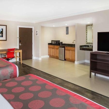 Ramada By Wyndham Miami Springs/Miami International Airport Hotell Eksteriør bilde