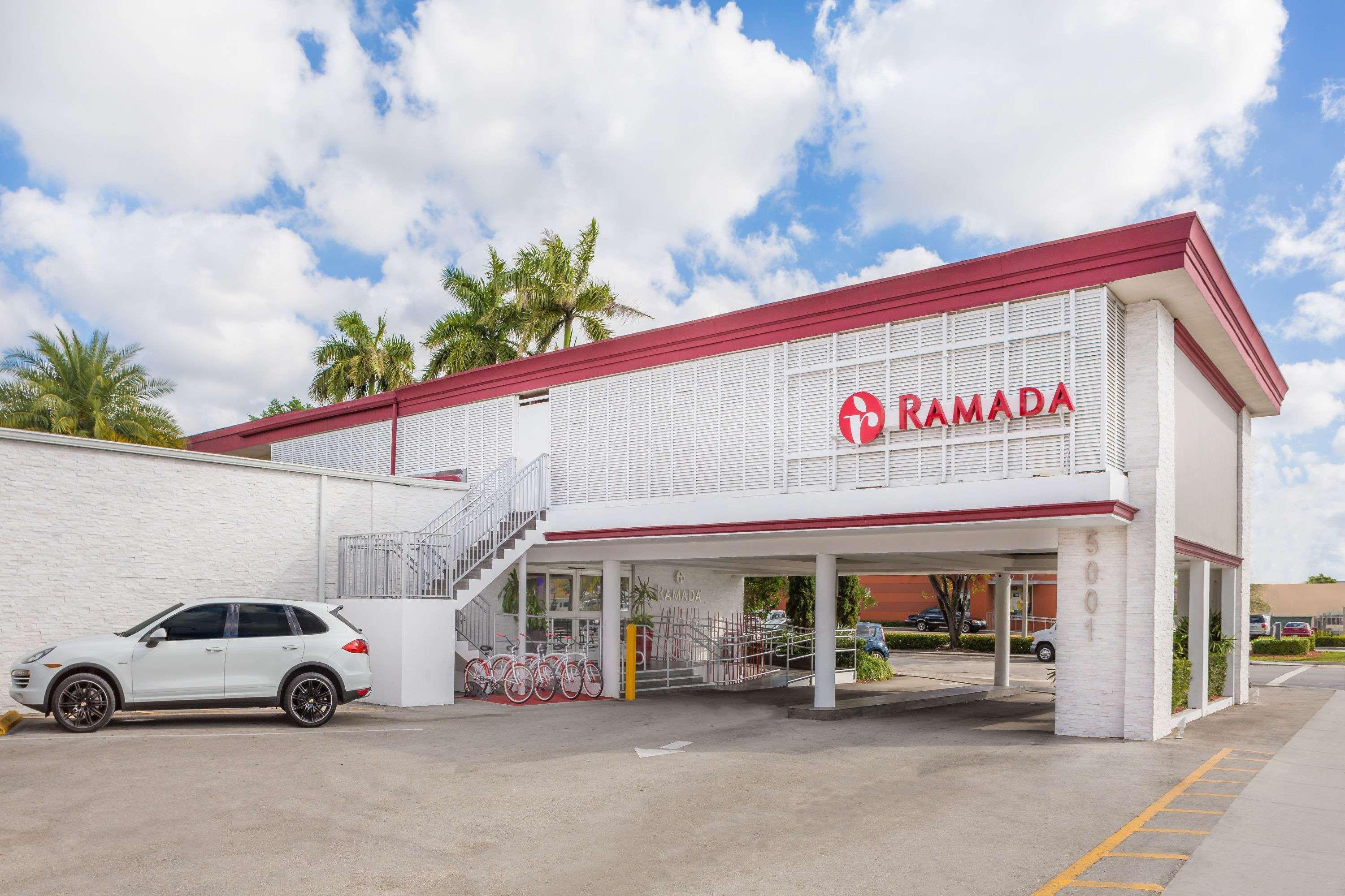 Ramada By Wyndham Miami Springs/Miami International Airport Hotell Eksteriør bilde