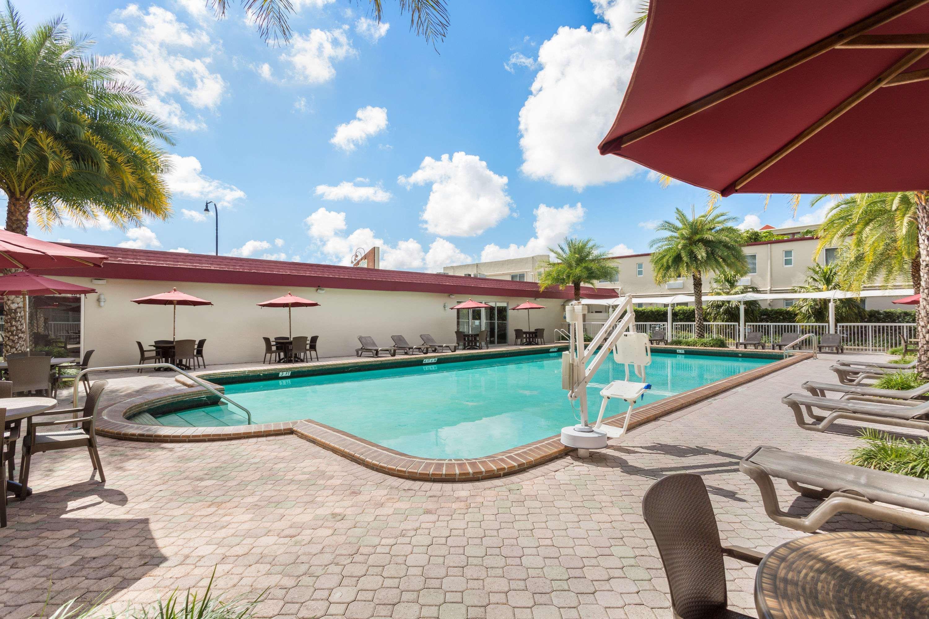 Ramada By Wyndham Miami Springs/Miami International Airport Hotell Eksteriør bilde