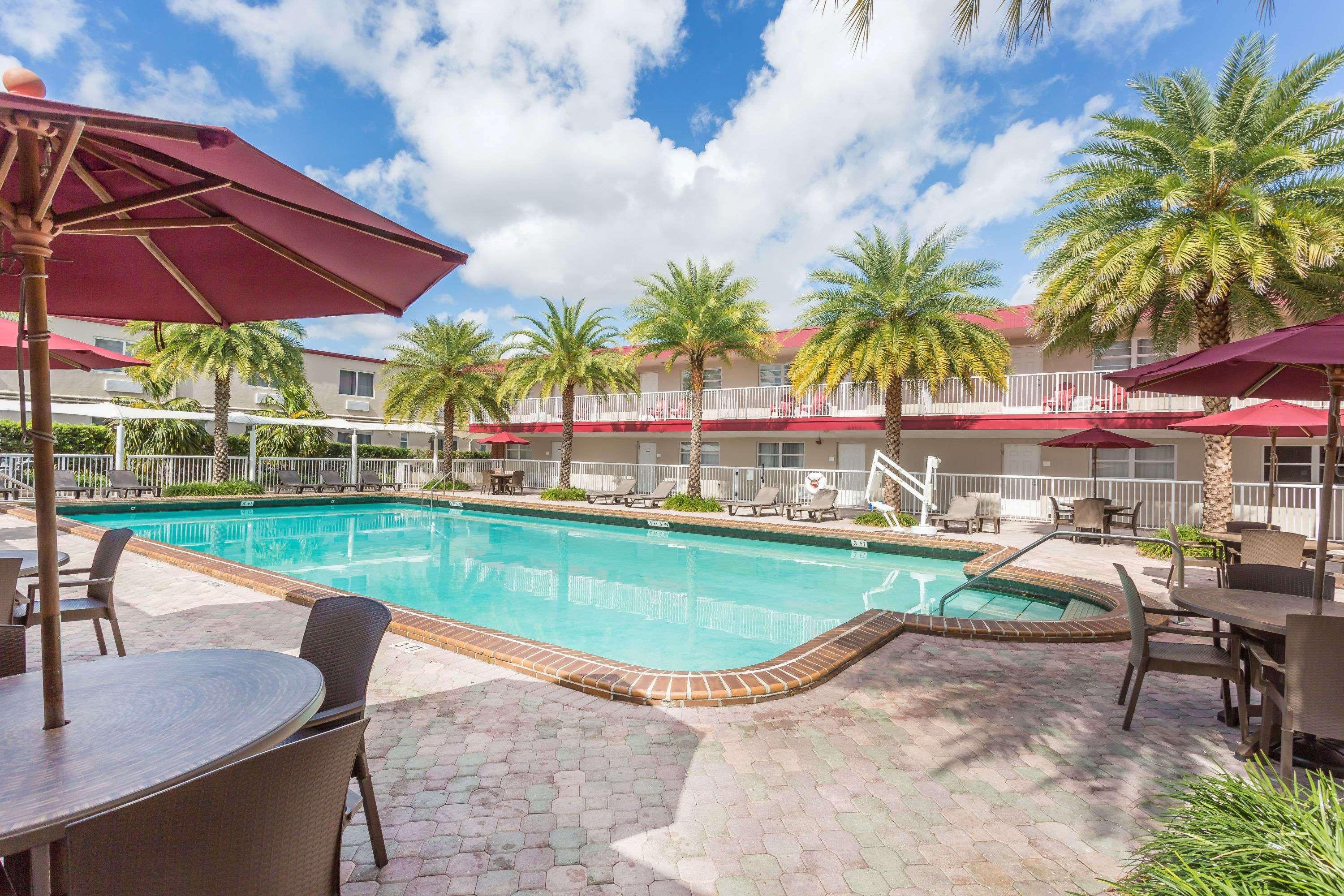 Ramada By Wyndham Miami Springs/Miami International Airport Hotell Eksteriør bilde