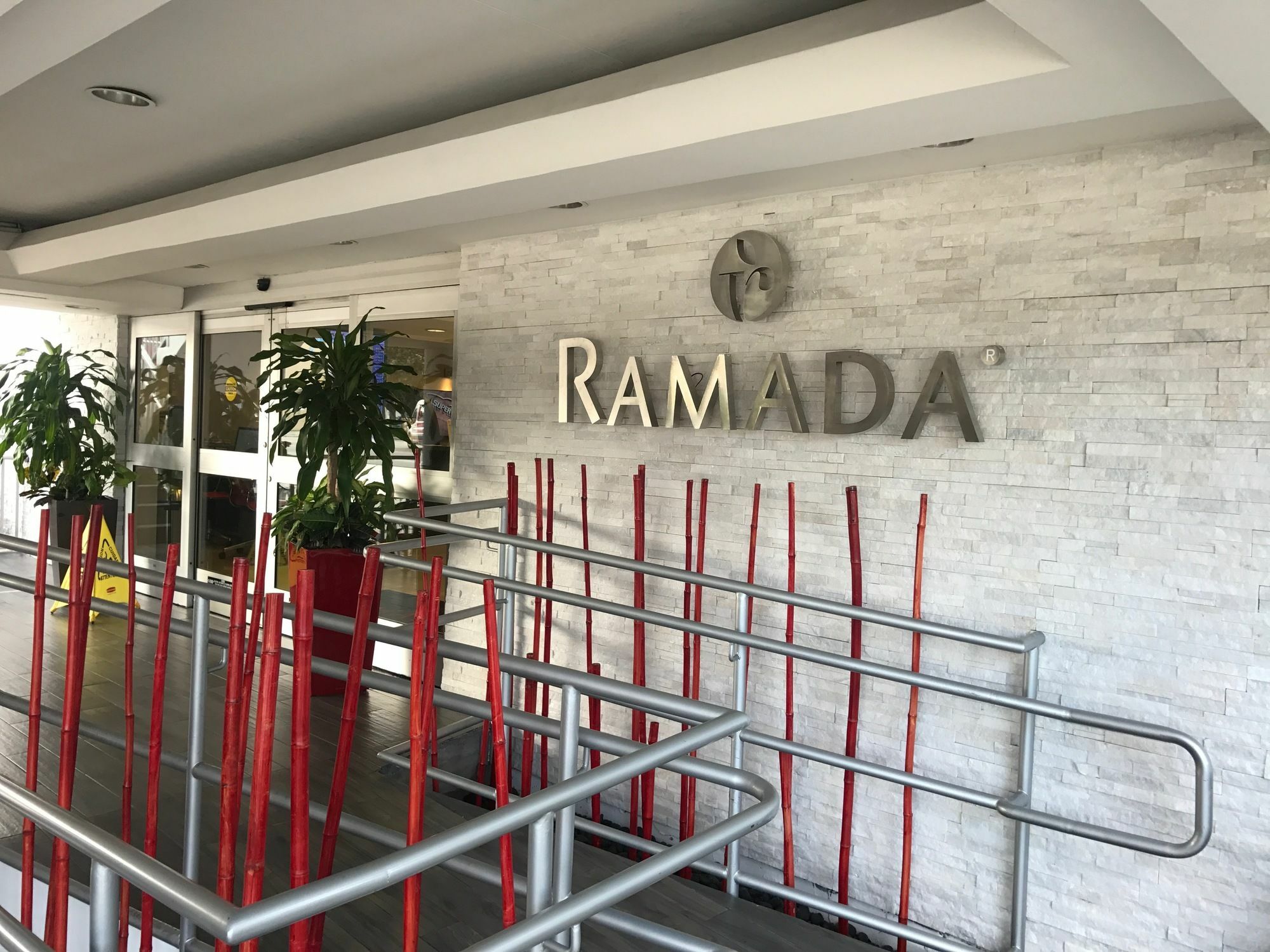Ramada By Wyndham Miami Springs/Miami International Airport Hotell Eksteriør bilde